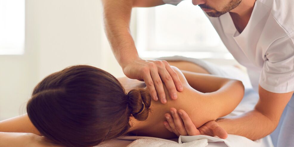 One of the effective methods for treating osteoarthritis of the shoulder joints is massage. 