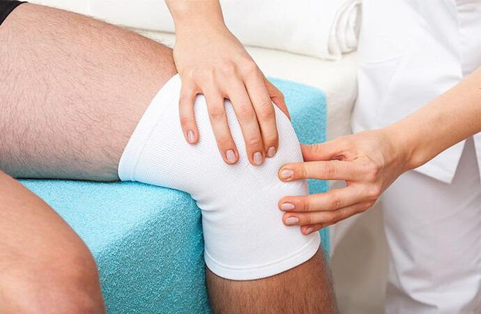 Therapeutic compresses will help relieve pain in the joints of the limbs. 